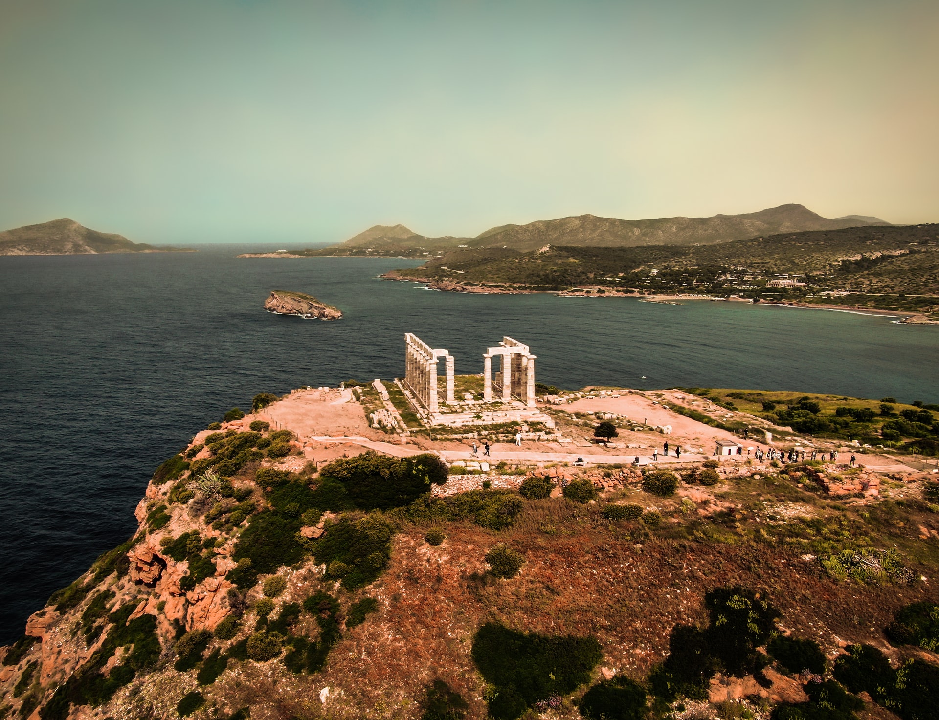 donde esta o se ubica el templo de Poseidon en Grecia